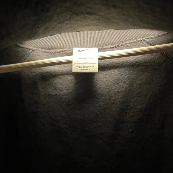 Nike Black Cropped Sweatshirt with Gold Stitching - Picture 4 of 7